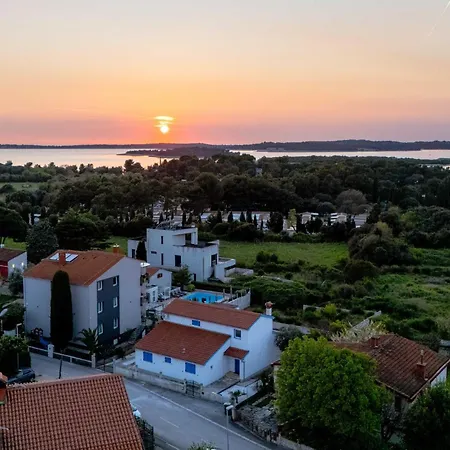 Awesome In With House Sea View * Pula