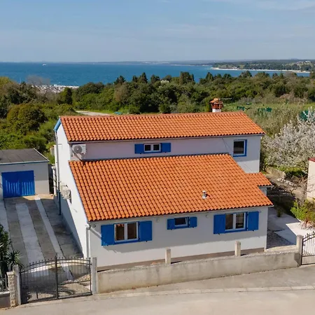 בית נופש Awesome In With House Sea View פולה
