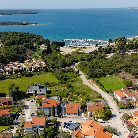 Awesome In With House Sea View Feriehus Pula