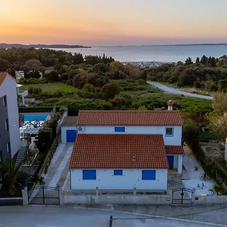 בית נופש Awesome In With House Sea View