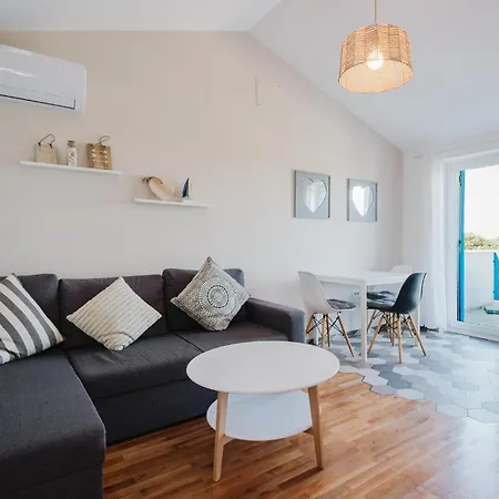 Awesome In With House Sea View * פולה