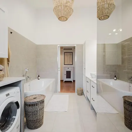 Awesome In With House Sea View בית נופש *
