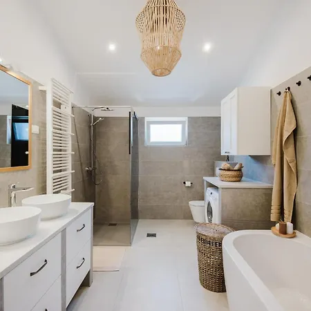 Awesome In With House Sea View *